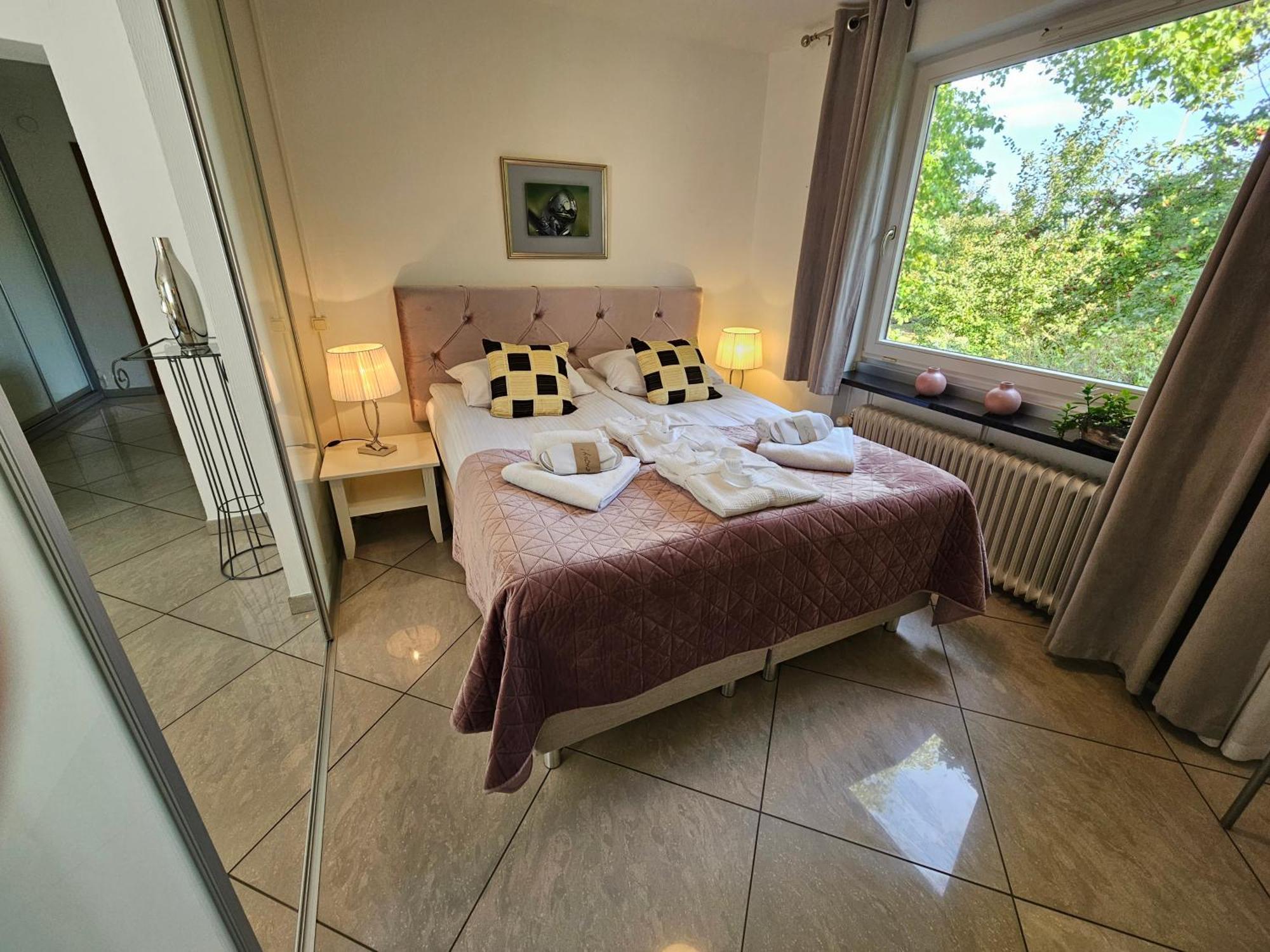 Solrosen I Simrishamn - Oesterlen Экстерьер фото