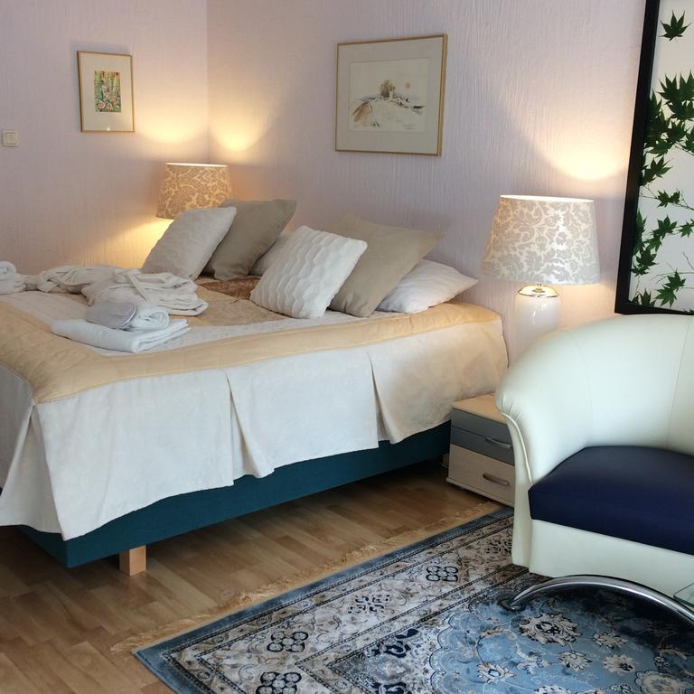 Solrosen I Simrishamn - Oesterlen Экстерьер фото